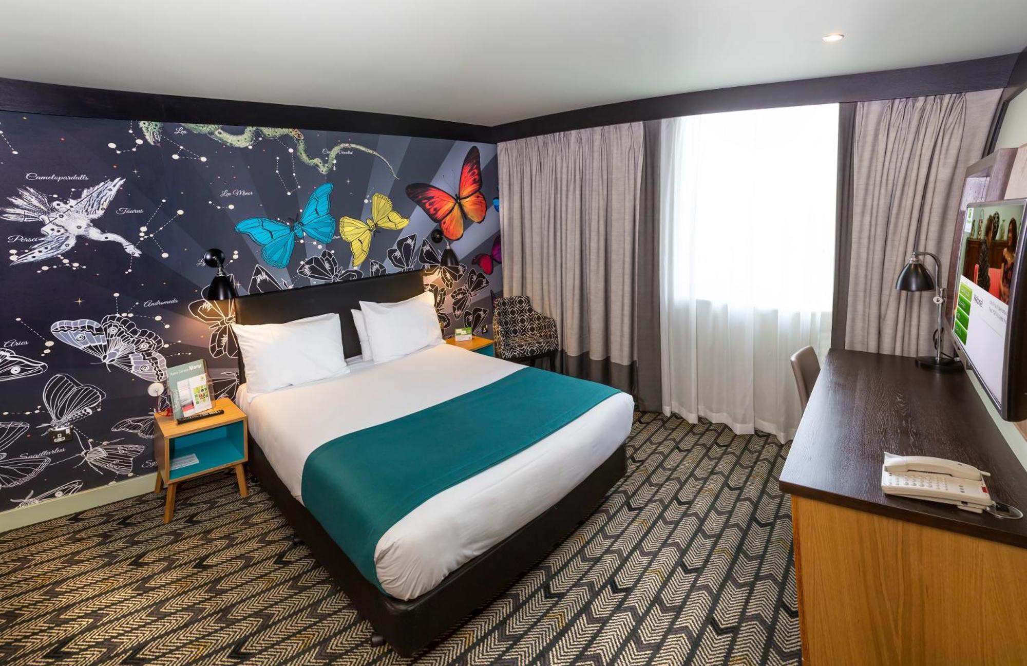 אמסבורי Holiday Inn Salisbury - Stonehenge By Ihg מראה חיצוני תמונה