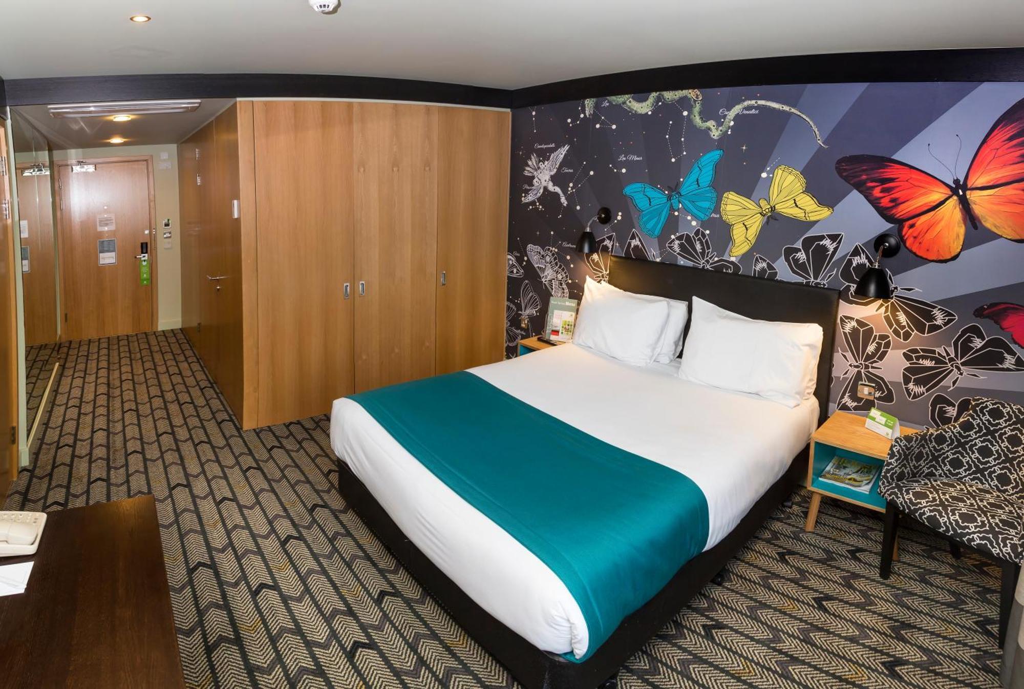אמסבורי Holiday Inn Salisbury - Stonehenge By Ihg מראה חיצוני תמונה